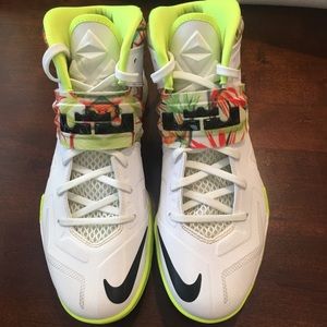 lebron soldier 7 king's pride